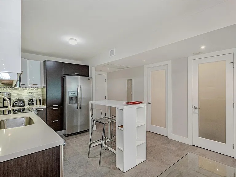 2301 Collins Ave #723 — Photo 20
