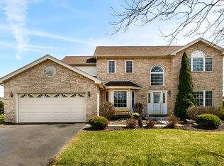 326 Mallard Ln, Sugar Grove, IL 60554