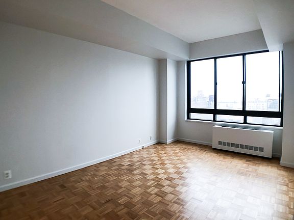 4th image of 225 W 83rd St APT 18H