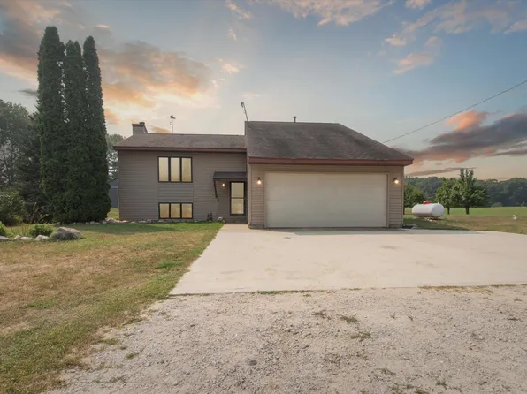 4218 E Klees Rd, Stanton, MI 48888
