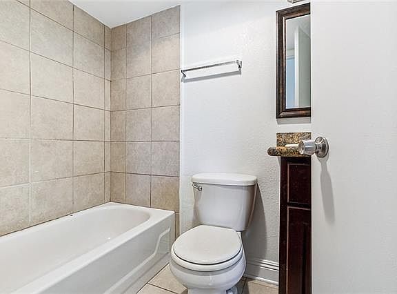 4th image of 2830 Dryades St APT E