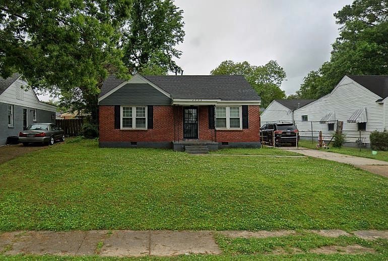 1st image of 2933 N Radford Rd