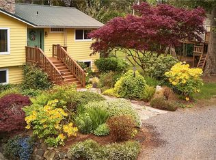 9809 NE Lafayette Ave, Bainbridge Island, WA 98110