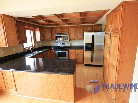 2nd image of 4695 Parkridge Dr