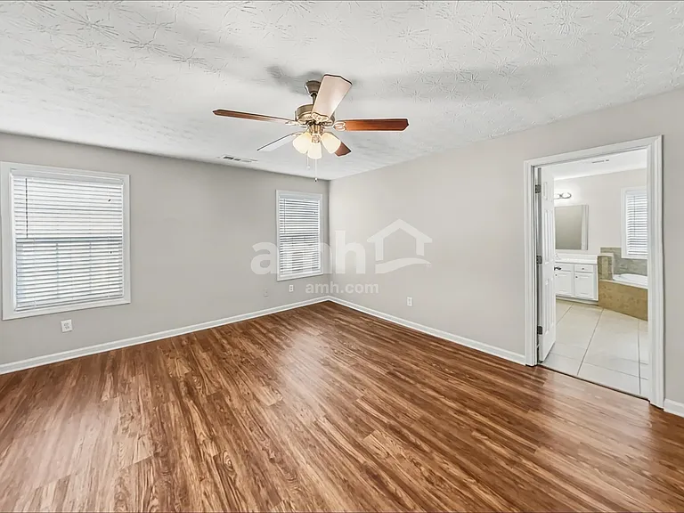 113 Village Dr — Photo 7