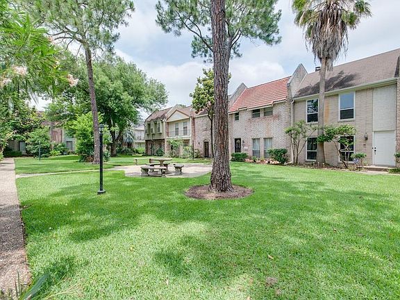 3rd image of 10758 Briar Forest Dr #7-4