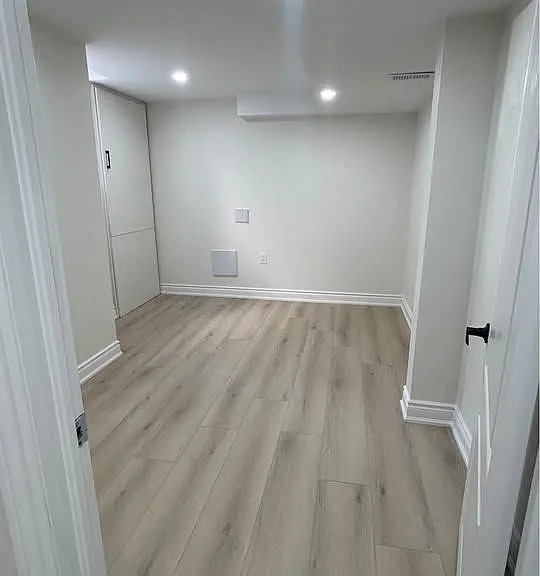 30 Babcock Cres #BASEMENT — Photo 9