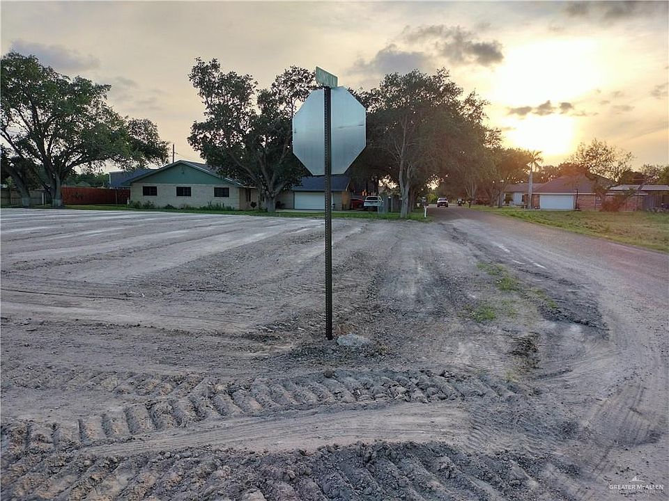 2nd image of 3701 Sims Ln