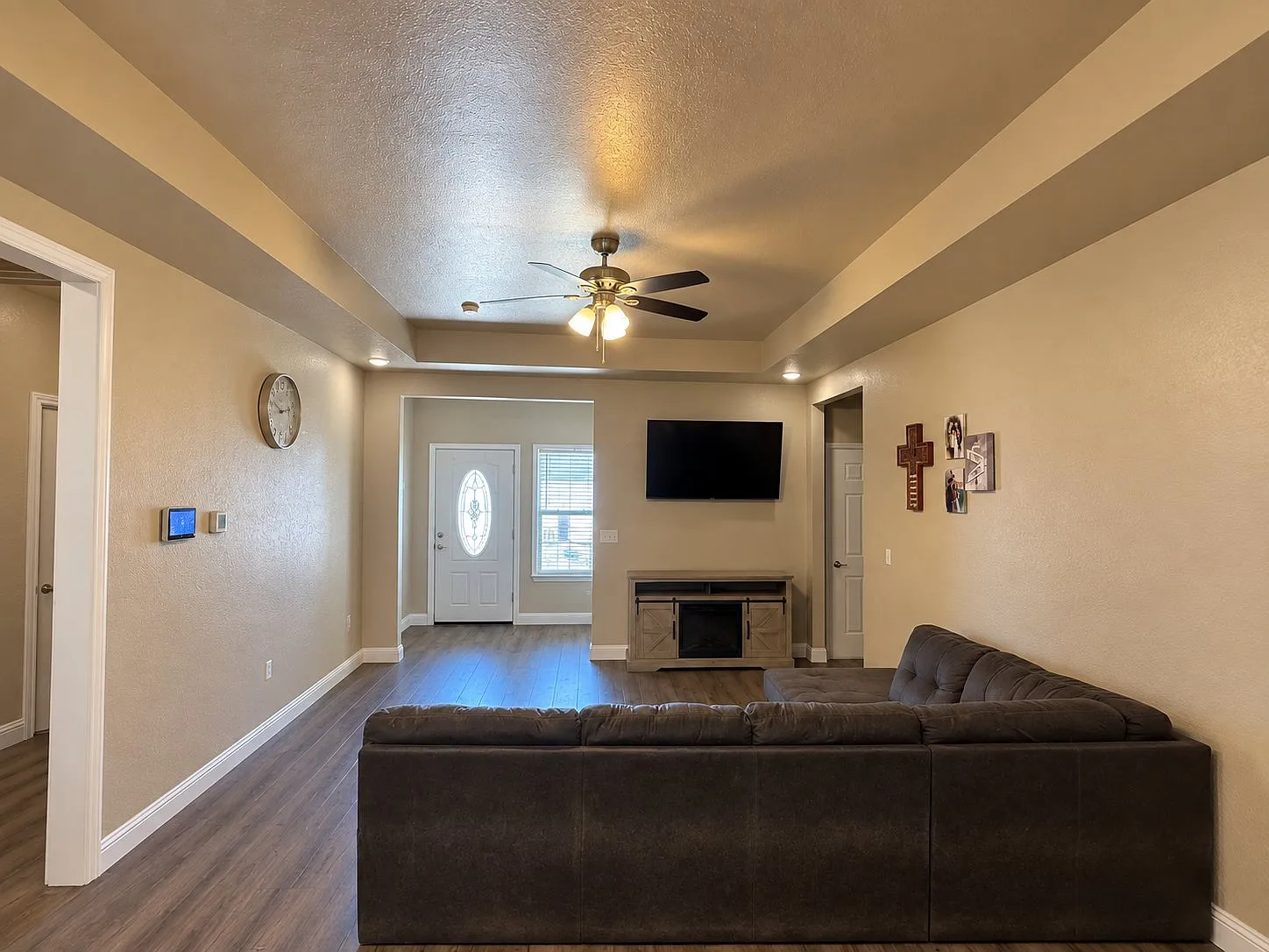 Stunning newer contemporary 3BR/2BA Home in proximity to Cannon AFB. Available November 1st — Photo 3