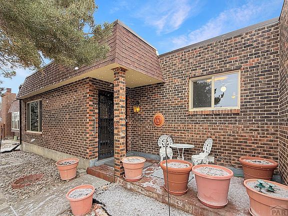 3rd image of 52 Villa Dr