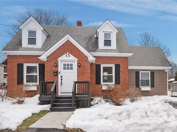 23 Livingston Pl, Middletown, RI 02842