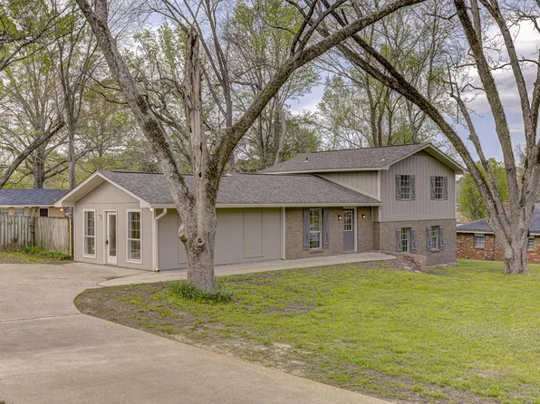 106 Pecan Blvd, Vicksburg, MS 39183