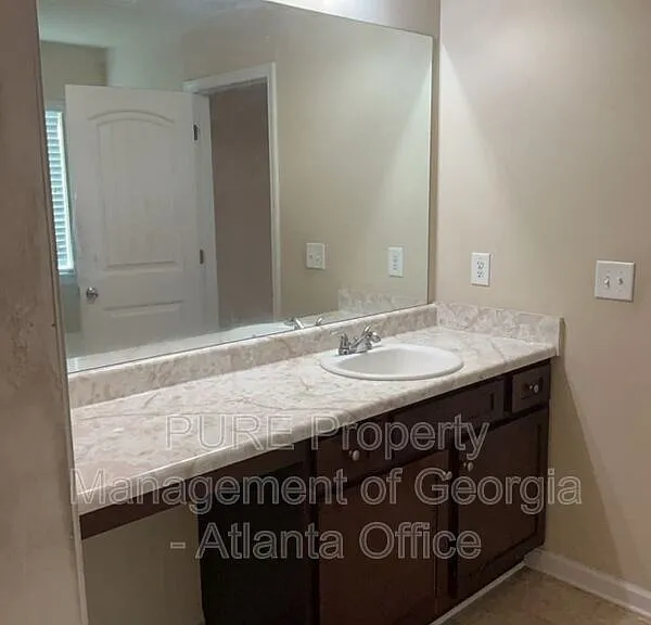 400 Brookwood Xing — Photo 15