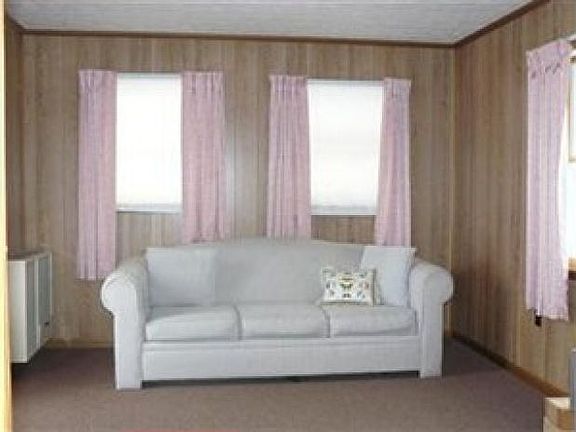 4th image of 916 Mill St