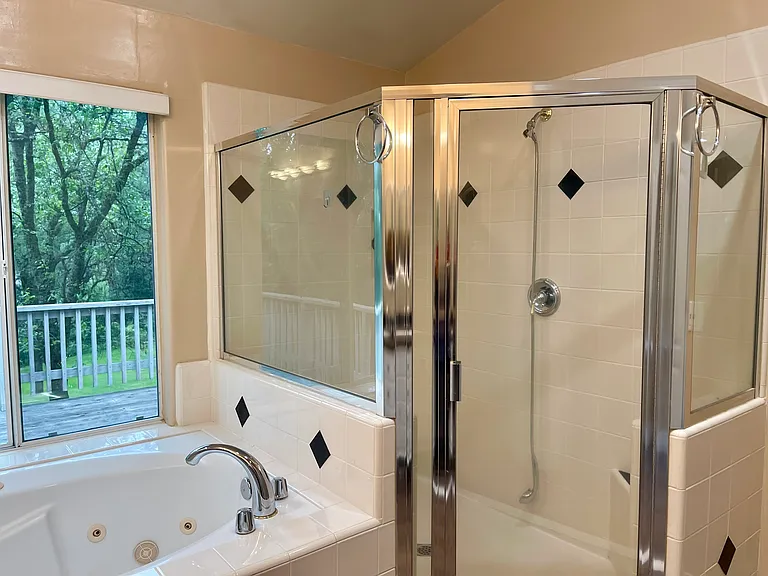 858 Evergreen Ln — Photo 12