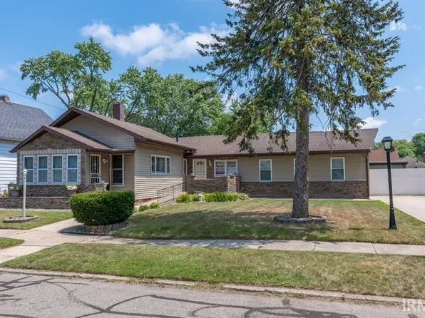 2208 S Douglas St, South Bend, IN 46613