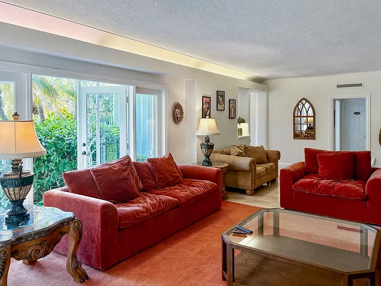 3060 S Miami Ave — Photo 36
