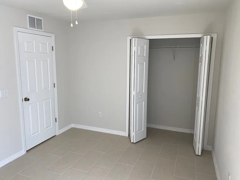 $250 move in special - 3 bedroom, 2 bath Duplex — Photo 11
