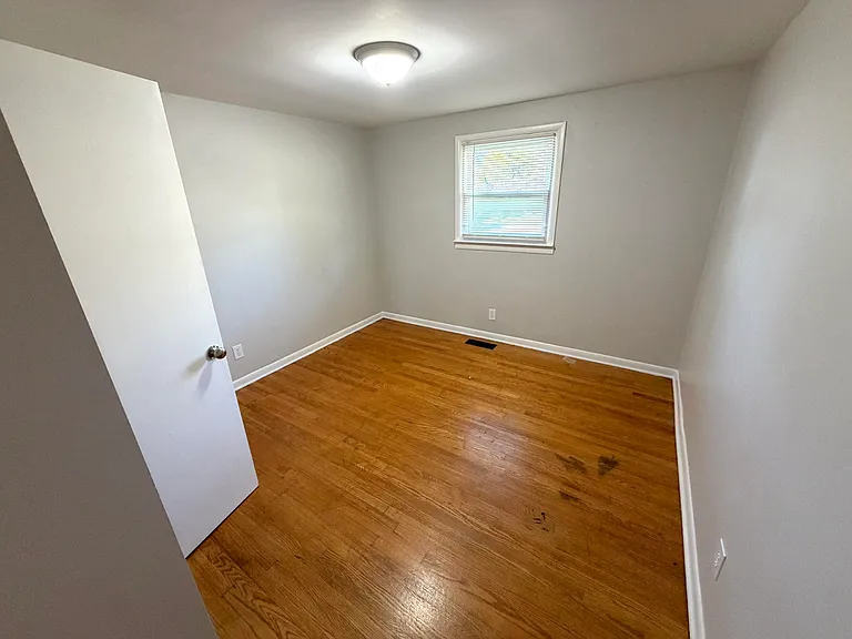 207 Beecher St #1 — Photo 5