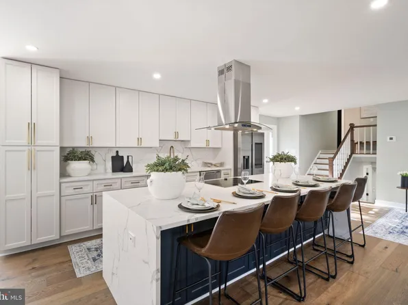 9642 Cinnamon Creek Dr, Vienna, VA 22182