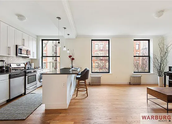 Sold by Warburg | media 2