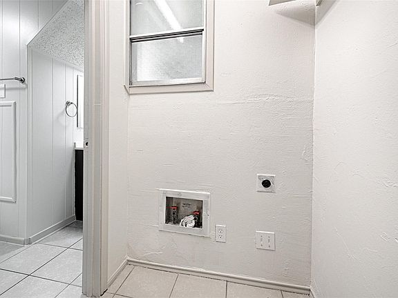 5th image of 3306 Bobbie Ln
