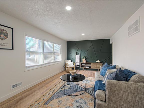 5th image of 10709 Bennington Ave