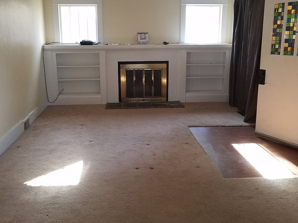 FireplaceLivingroom_01172018