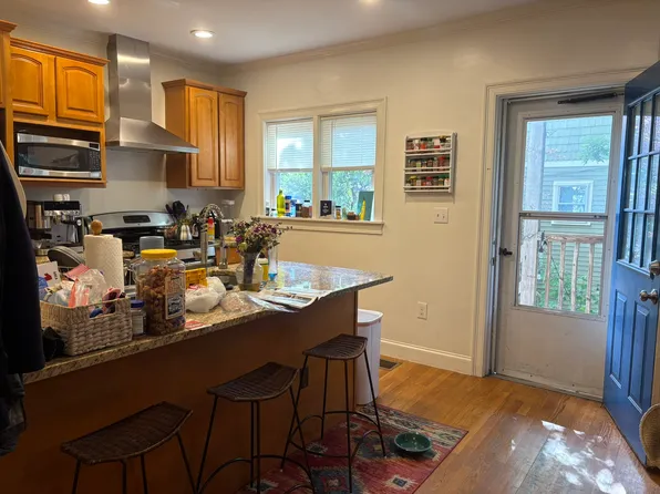 111 5th St #111, Cambridge, MA 02141