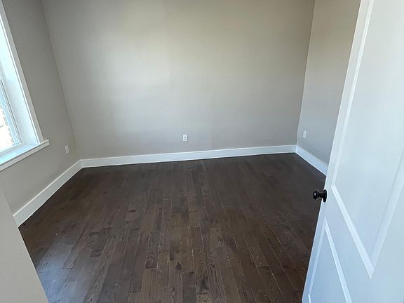 5th image of 190 Park St APT 5