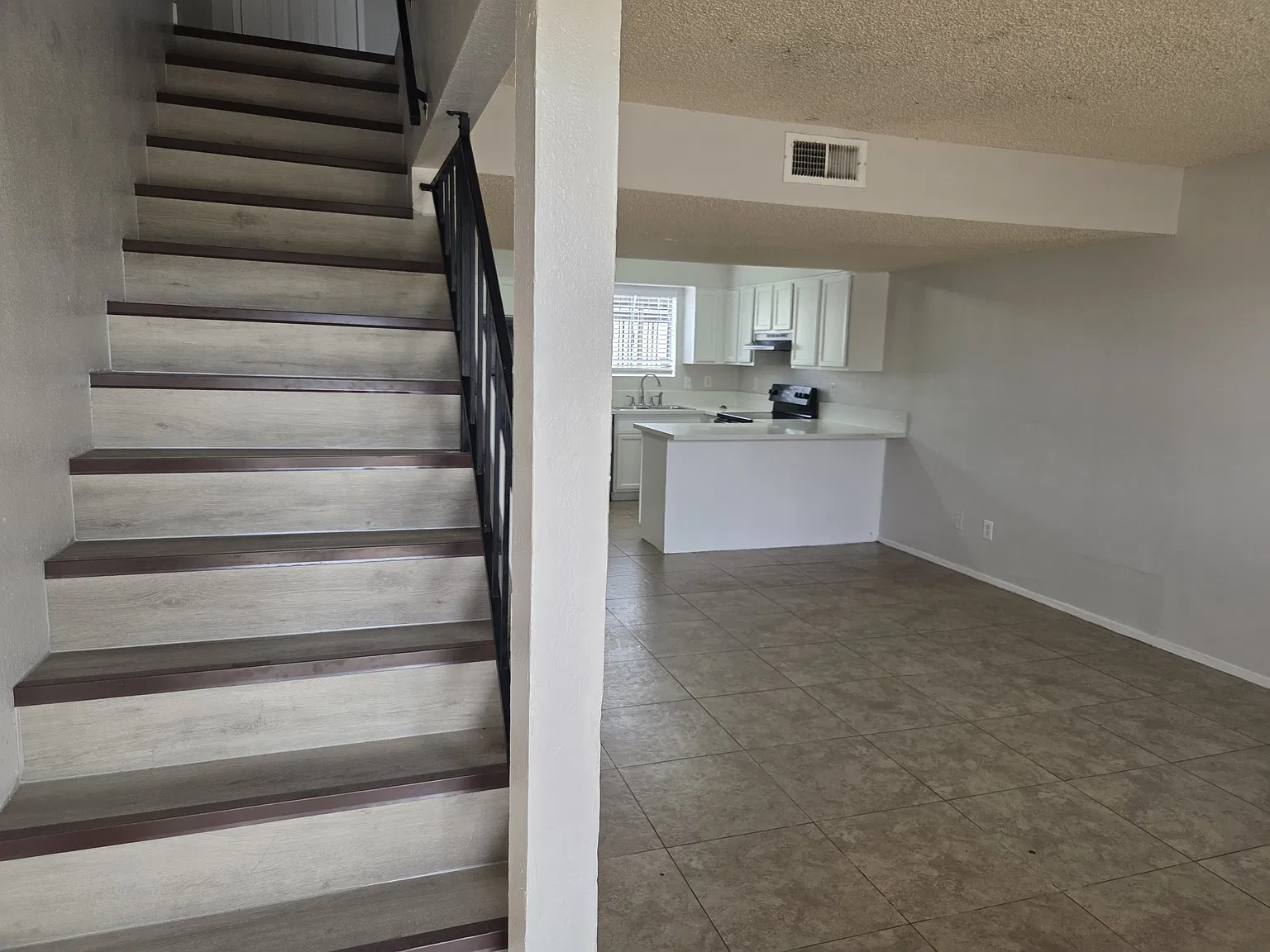 3505 Rio Robles Unit C - C — Photo 3