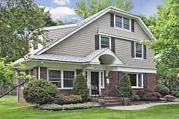 1st image of 16 Wayland Dr