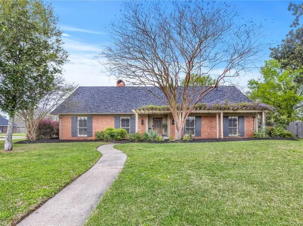 1945 Honeysuckle Ln, Sulphur, LA 70663