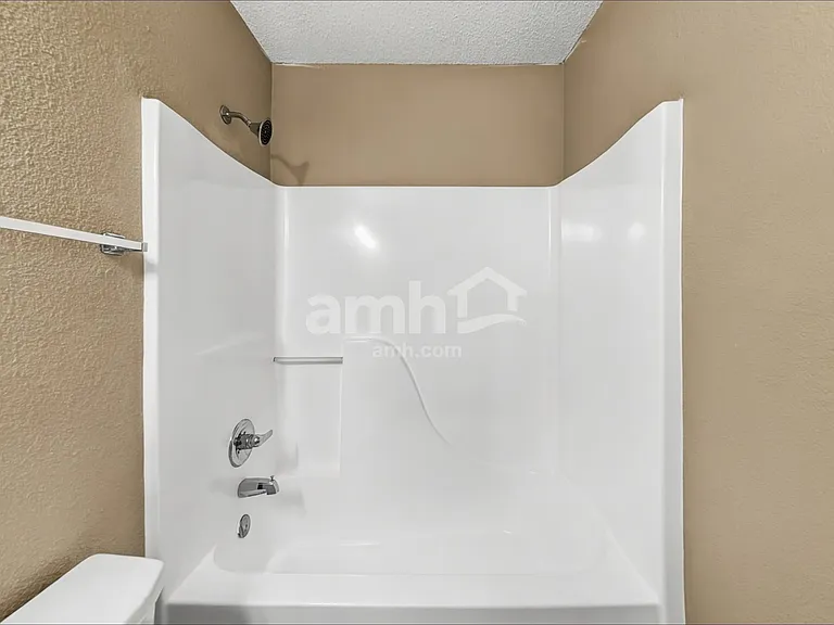 10240 Draycott Ave — Photo 14