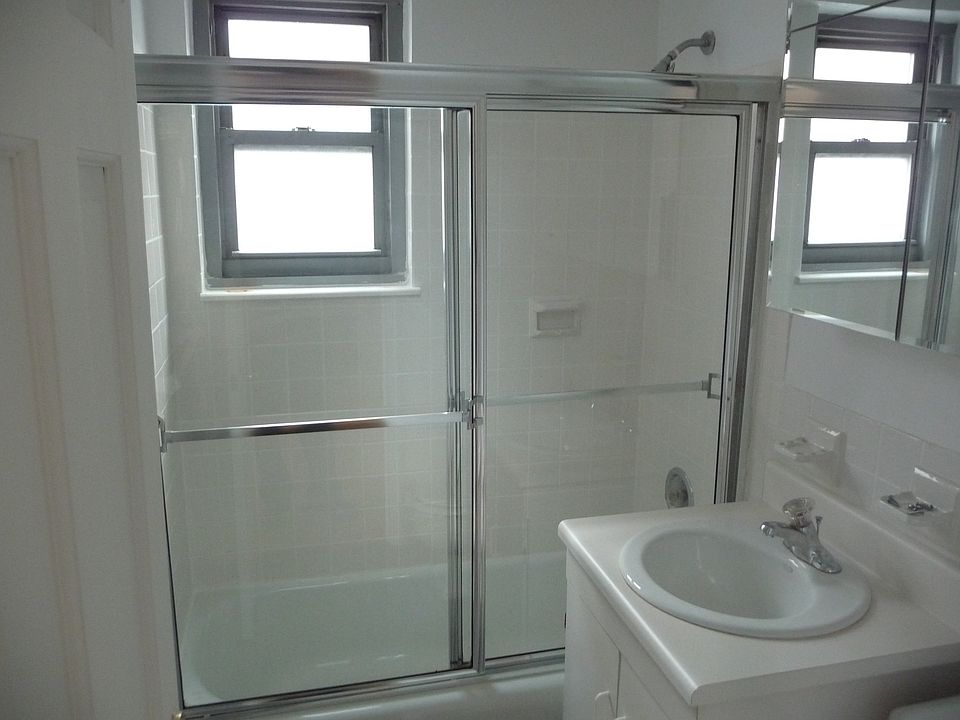 2nd image of 420 E 71st St
