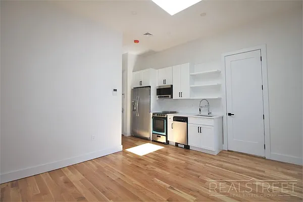 Rented by Real Street Inc | media 2