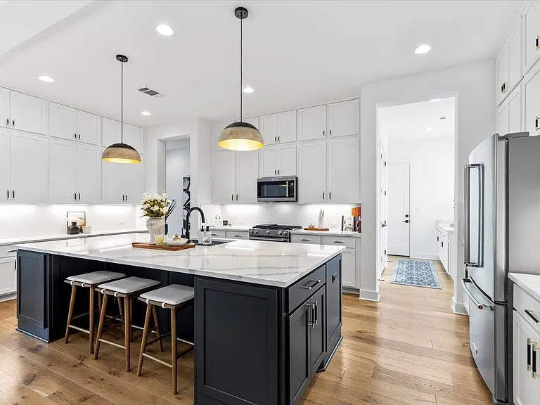 101 Onion Creek Ln — Photo 4