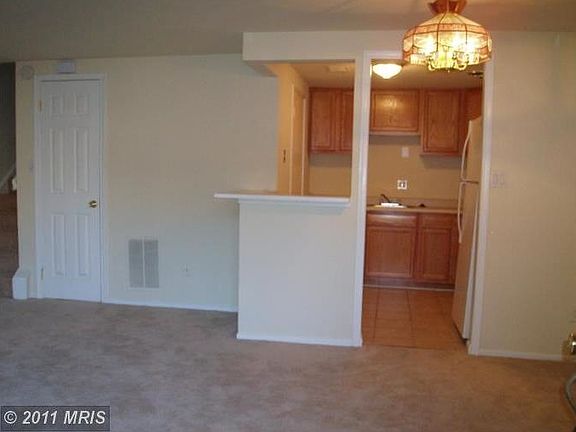 3rd image of 9658 Brassie Way
