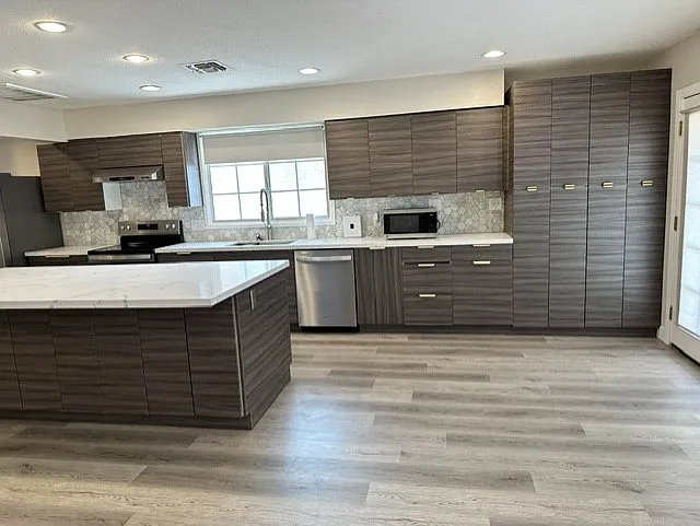 1252 E Campus Dr — Photo 6