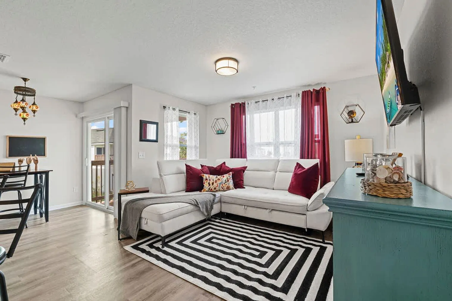 2 bed, 2.0 bath, 1227 sqft, $2,169 — Photo 2