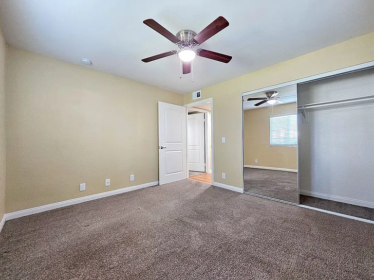 Citrus Court Apartments — Photo 79