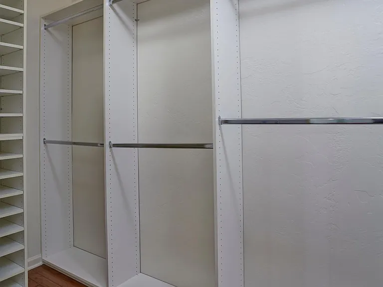 2952 N Saint Augustine Pl — Photo 13