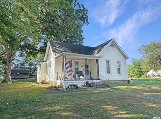 340 W 2nd St, Versailles, IL 62378