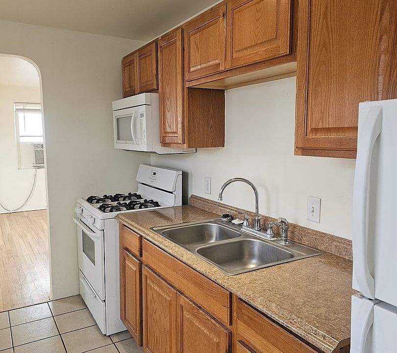 2nd image of 1219 Tijeras Ave NW #10