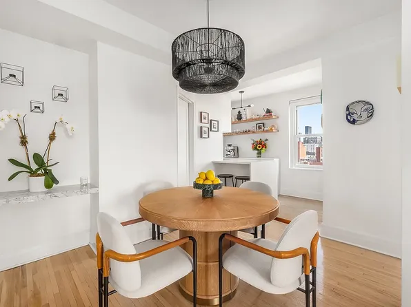 365 West 20th Street image 6 of 15