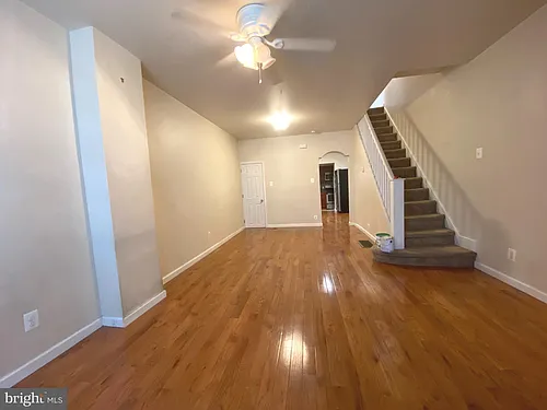 342 Gladstone St Photo 1