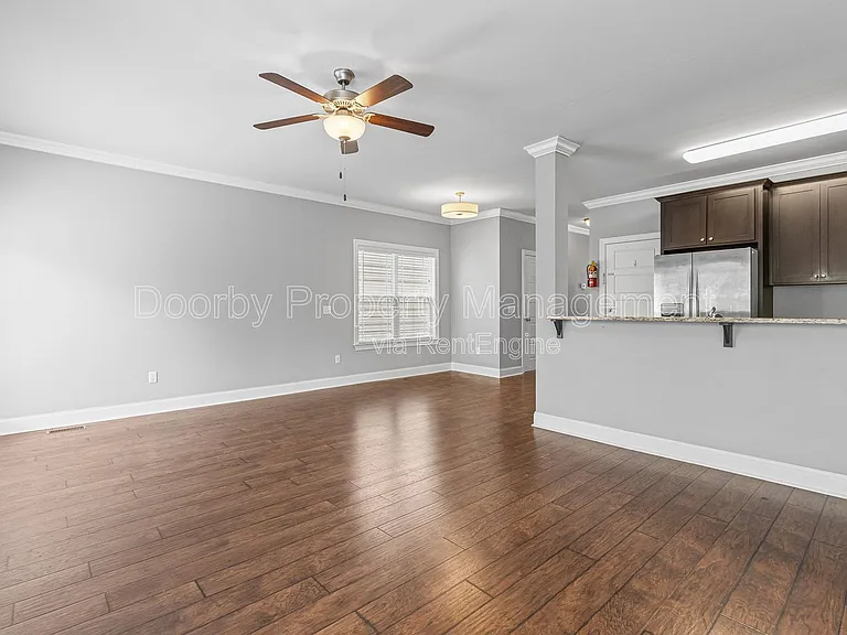 723 Ladd Ave — Photo 9