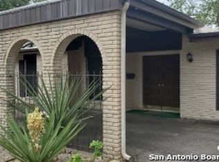 1107 28th St, Hondo, TX 78861