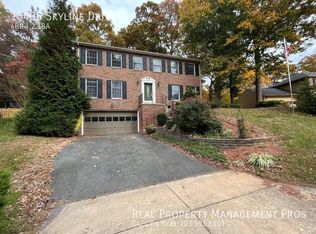 15405 Skyline Dr, Dumfries, VA 22025
