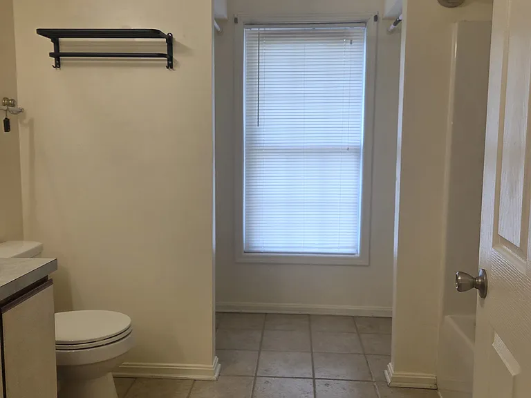 172 Kingston Dr — Photo 29
